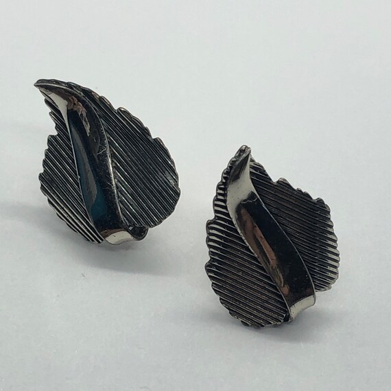 DANECRAFT Sterling Silver Leaf Screwback Earrings - image 5