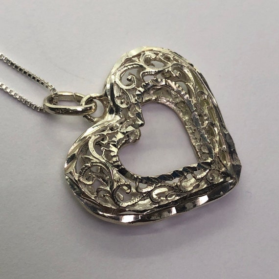 Beautiful Sterling Silver Ornate Heart Necklace - image 4