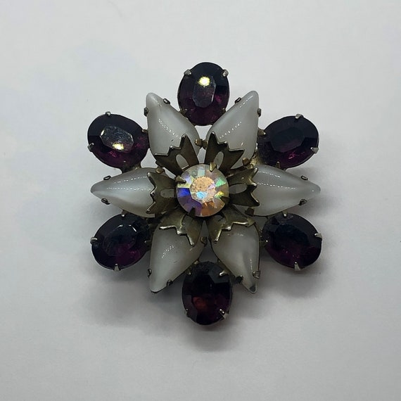 Milk Glass Starburst Brooch