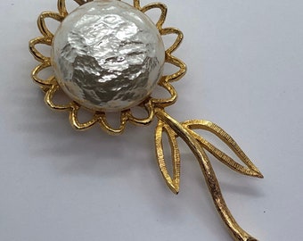 Timesuper Flower Brooch Womens Imitation Pearl Rhinestone Elegant Flower Bridal Corsage Brooch Pin