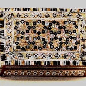 素晴らしいエジプトの手作りジュエリーボックス - ブナ材にマザーオブパールを象嵌した6 x 3.5インチの2種類。エジプトから愛情を込めてお届けします