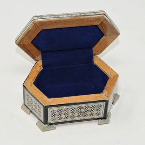 Amazing Egyptian Handmade Jewelry Box Beech wood with inlaid Mother of Pearl image 6