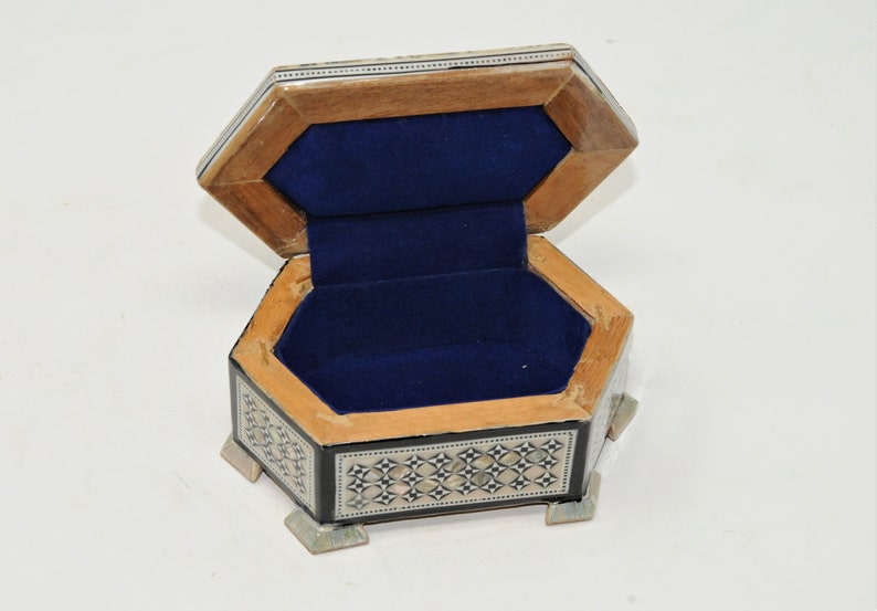 Amazing Egyptian Handmade Jewelry Box Beech wood with inlaid Mother of Pearl image 6