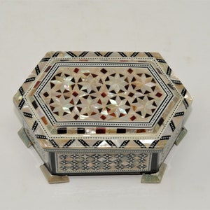 Amazing Egyptian Handmade Jewelry Box Beech wood with inlaid Mother of Pearl 1