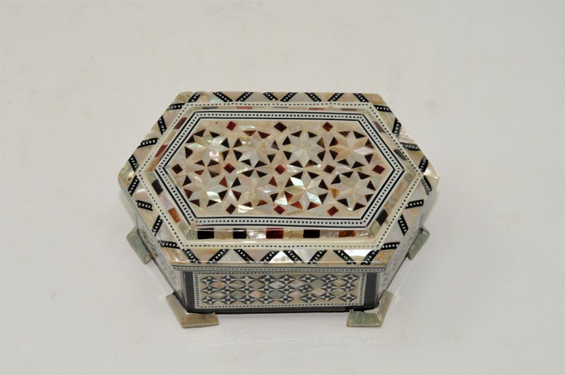 Amazing Egyptian Handmade Jewelry Box Beech wood with inlaid Mother of Pearl 1