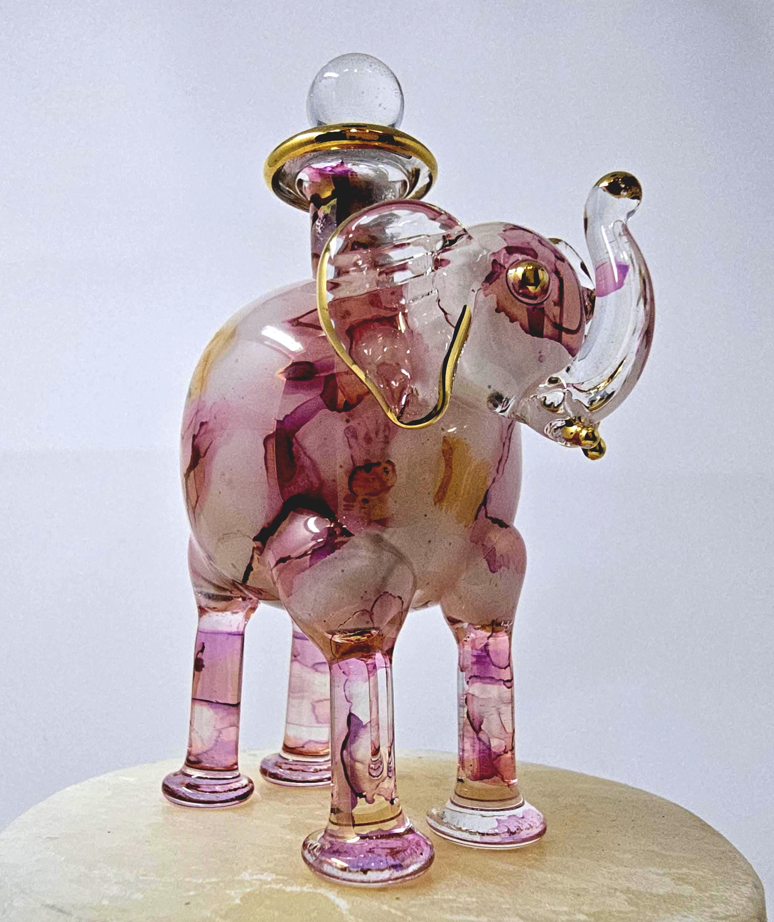 アスティエ　ガラスオーナメント  ゾウ               新品未使用‼️ ゾウの香水瓶。エジプトの吹きガラスで作られた素晴らしいオーナメント