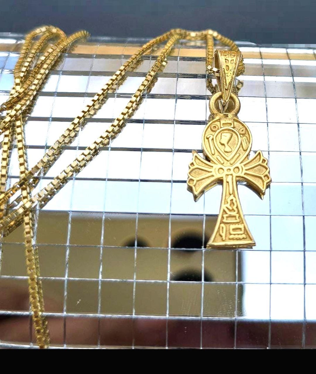 18金ゴールドの生命の鍵。エジプトの職人による素晴らしい手作り品です