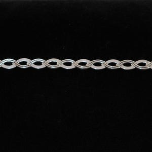 Fantastic 925 sterling silver chain bracelet made up of symmetric lens shaped links handmade from Egypt with love to by skilled craftsmen