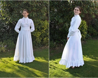 LAURA ASHLEY wedding dress, off WHITE cotton long dress with a high neck, extra small size