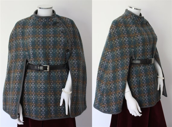WELSH TAPESTRY cape in tones of green and blue, CY