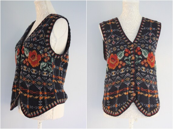 Laura Ashley WAISTCOAT , EMBROIDERED knitted WOOLL
