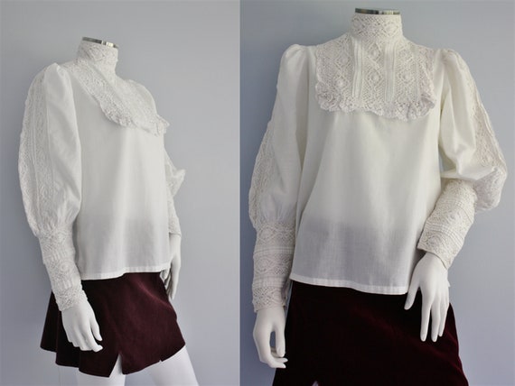 VICTORIAN / Edwardian style blouse, lacy high neck