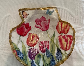 Tulip Scallop shell ring dish, jewelry holder, decoupage ring dish, ring holder, soap dish, tulip scallop shell ring holder, trinket dish