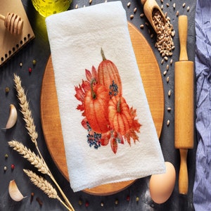 Pumpkin Tea Towel | Fall Kitchen Decor | Autumn Harvest Towel | Thanksgiving Kitchen Linen | Seasonal Microfiber Dish Towel