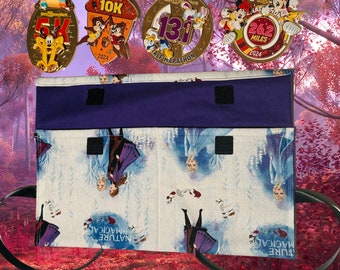 Estuche de viaje para 4 medallas: Organizador acolchado Espíritu del bosque de Frozen 2, Elsa Nokk, Sorpresa de primavera, Vino y cena, Fin de semana de princesas