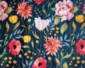 Servilletas de cóctel con diseño de decoupage. Flores frescas. Juego de 3.
