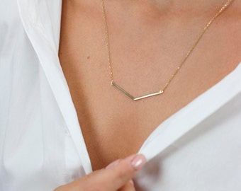 14 kt gouden chevronketting, delicate V-vorm, ketting met laagjes