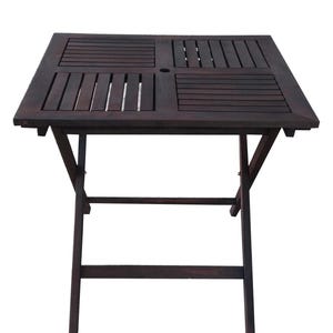 Puede incluir: Mesa plegable cuadrada de color marr&oacute;n oscuro con tablero de listones. La mesa es de madera y tiene un dise&ntilde;o sencillo y funcional. La mesa mide aproximadamente 76 cm cuadrados y se pliega para guardarla f&aacute;cilmente.