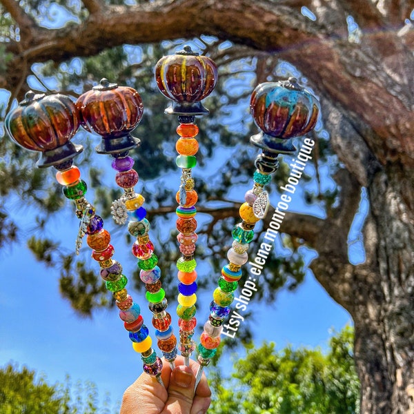 Estaca de calabaza enjoyada para jardín: varita de hada de cerámica decorativa
