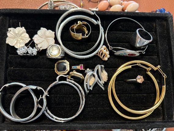 Huge lot of necklaces, earrings, bracelets and ri… - image 3