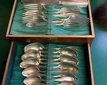 Juego de cubiertos vintage Wm. Rogers de plata bañada de 1881, modelo Chippendale, para 6 personas.