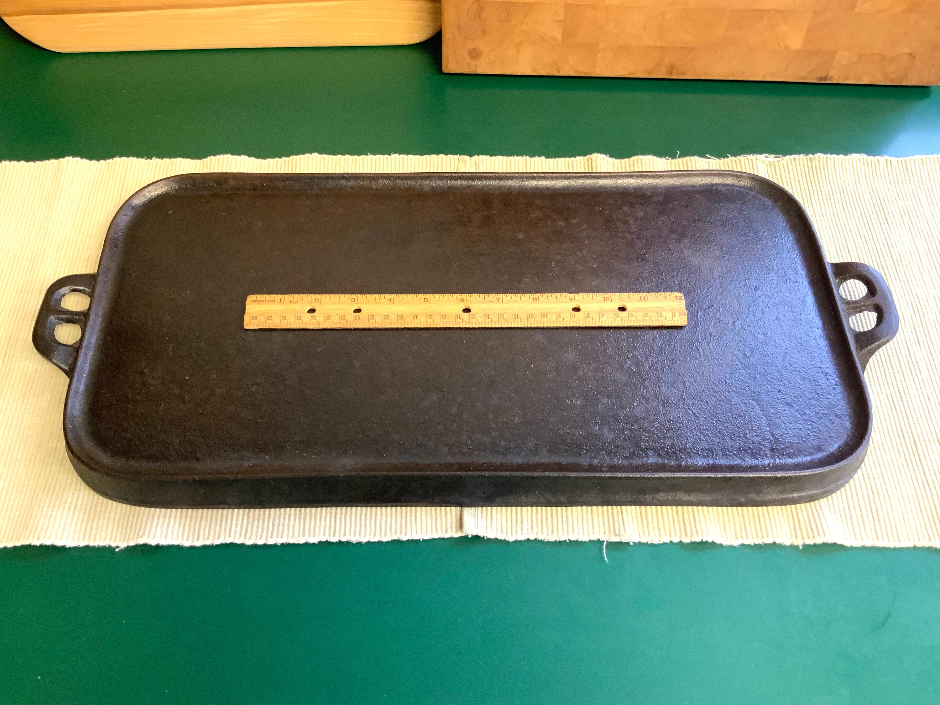 1930's Era Lodge 7 Long Griddle. Very Handy Size to Have -  in 2023