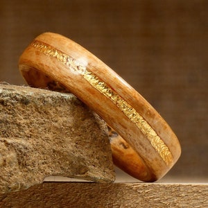 Alliance bois et or bois de hêtre Une bague originale pour le couple, pour lui, pour elle Ou comme cadeau de noces de bois image 1