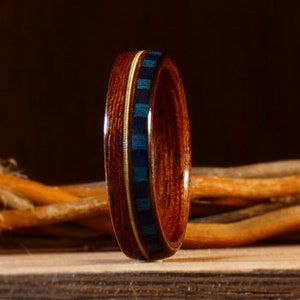 Men's wedding ring in mahogany wood and guitar string to personalize - Wedding ring for him - Handmade wooden engagement ring