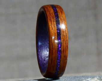 Bague en bois de palissandre et paillettes violettes - Alliance pour lui, pour elle -  fait main en France