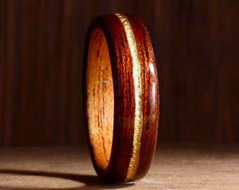 Bague en bois d'acajou à personnaliser - Alliance pour lui, pour elle en bois et or - Anneau de fiançailles fait main en France