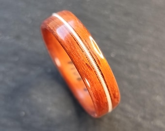 Wood and silver alliance – Guitar string and padauk – Symbolic handcrafted ring for music-loving couples