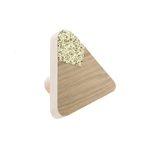 Children&#39;s wooden mountain patère, child coat holder, chene and gold, La Cabane de Bois