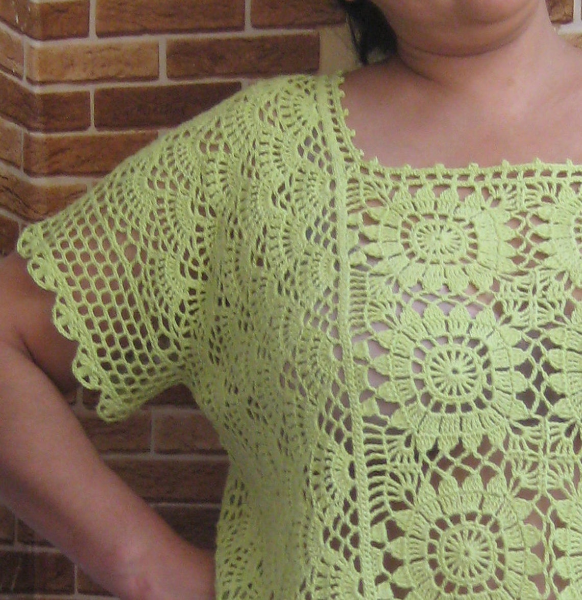 PLUS CROCHET LINE LACE HALF BUTTON TOP