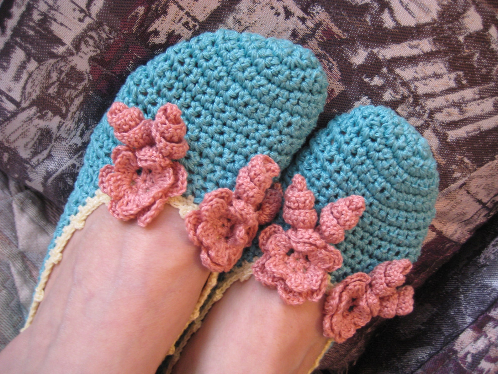 crochet ballet slippers, turquoise color, cotton, two flower decoration, gift for woman for mom for girlfriend, home slippers, n