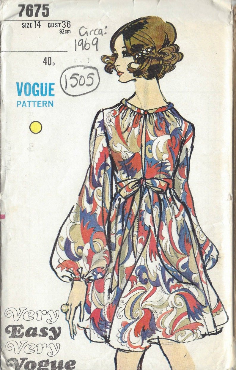 1969 Vintage VOGUE Sewing Pattern DRESS B36 (1505)  Vogue 7675 