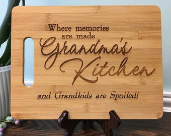 Grandma Cutting Board, Grandma's Kitchen, Grandma Gift, Grandma Birthday, Engraved Cutting Board, Mother's Day Gift, Grandma Christmas Gift