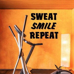 Adesivo murale &quot;Sweat Smile Repeat&quot;: motivazione per il fitness in palestra