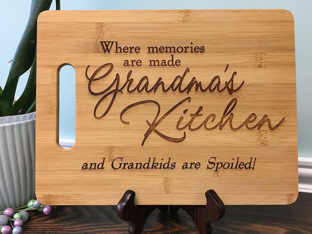 Tagliere In Bambù Personalizzato Per Nonna Con Frasi Speciali – Regalo Compleanno Festa Dei Nonni 29,5x19 Cm