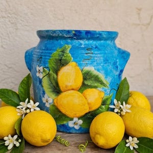 Maceta de gres. Decoración. Limones. Pintada a mano. Regalo. Vintage. Decoración de limones.