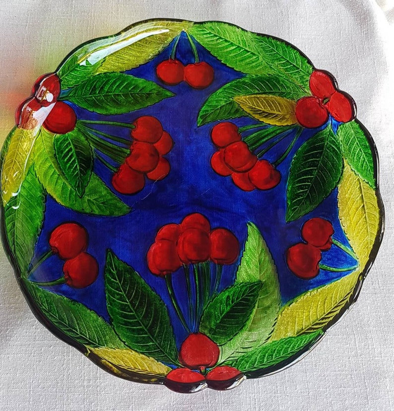 Lot De 7 Boutons Anciens En Verre Noir Décor Cerises - Forme Ronde - Origine France