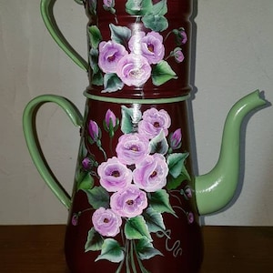 Hand painted coffee pot / Vintage / Chic flea market / Coffee pot / Roses, Retro decoration / Hand painted / Acrylic art / Made in France.