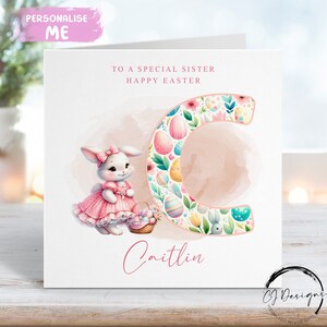 Carte de Pâques personnalisée pour soeur avec initiale et nom - illustration de petite fille lapin de Pâques avec panier - carte pour elle