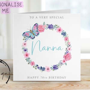 Gepersonaliseerde Nanna-verjaardagskaart - bloemen vlinderkrans - elke leeftijd/naam, wenskaart 30e, 40e, 50e, 60e, 70e, 80e, 90e, 100e