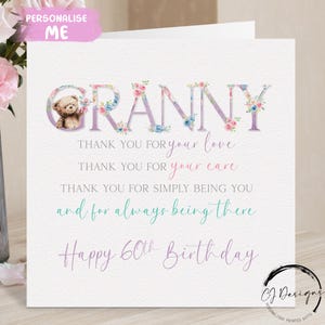 Gepersonaliseerde oma verjaardagskaart, gedichtkaart - elke leeftijd roze bloemen wenskaart met teddybeer 50e 60e 65e 70e 75e 80e 85e 90e 100
