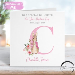 Tarjeta de bautizo personalizada de Peter Rabbit para hija, con iniciales, nombre y fecha, recuerdo del bautizo para niña.