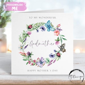 Tarjeta del Día de la Madre Madrina - Corona floral circular con mariquitas y mariposas CUALQUIER TEXTO Para mi/Para nuestra