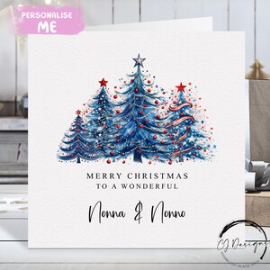 Tarjeta de Navidad para abuela y abuelo. Tarjeta para abuelos con árboles de Navidad en azul y rojo
