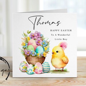 Personalisierte wunderbare kleine Jungen-Ostern-Karte mit Namen - Küken und Osterei-Illustration - Karte für Ihn - 2 Größen erhältlich