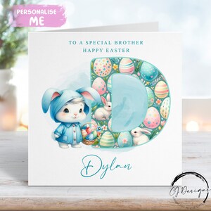 Carte de Pâques personnalisée frère avec initiale et nom - illustration de petit garçon lapin de Pâques avec panier - carte pour lui