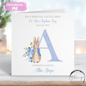 Carte de baptême personnalisée Peter Rabbit petit garçon, nom initial et carte de voeux date, souvenir du jour du baptême